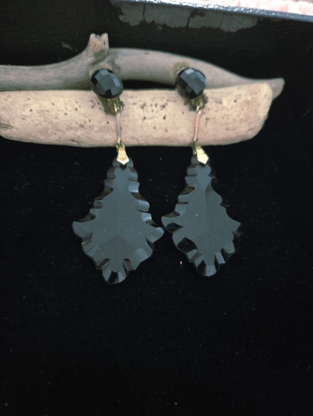 Vintage Black Faceted Lucite  Drop Clip On Earrings - Elegant Women Jewelry